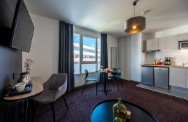 Aparthotel{Stadt} - {Name}