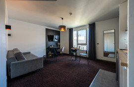 Aparthotel{Stadt} - {Name}