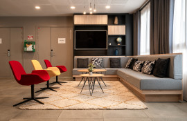 Aparthotel{Stadt} - {Name}