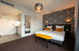 Aparthotel{Stadt} - {Name}