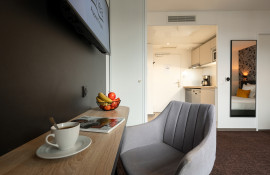 Aparthotel{Stadt} - {Name}