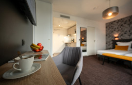 Aparthotel{Stadt} - {Name}