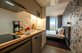 Aparthotel{Stadt} - {Name}