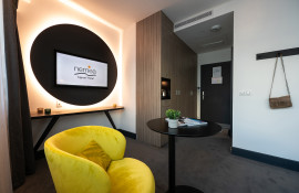 Aparthotel{Stadt} - {Name}