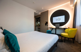 Aparthotel{Stadt} - {Name}