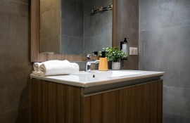 Aparthotel{Stadt} - {Name}