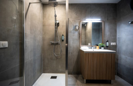 Aparthotel{Stadt} - {Name}