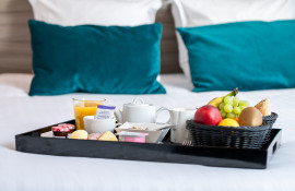 Aparthotel{Stadt} - {Name}