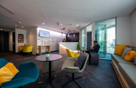 Aparthotel{Stadt} - {Name}