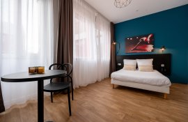 Aparthotel{Stadt} - {Name}
