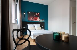 Aparthotel{Stadt} - {Name}