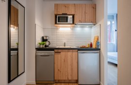 Aparthotel{Stadt} - {Name}