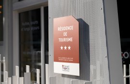 Aparthotel{Stadt} - {Name}