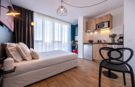 Aparthotel{Stadt} - {Name}