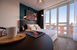 Aparthotel{Stadt} - {Name}