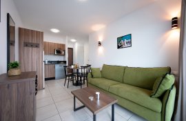 Aparthotel{Stadt} - {Name}