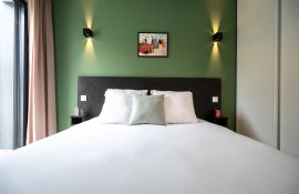Aparthotel{Stadt} - {Name}
