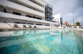 Aparthotel{Stadt} - {Name}