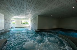 Aparthotel{Stadt} - {Name}