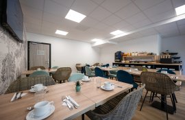 Aparthotel{Stadt} - {Name}