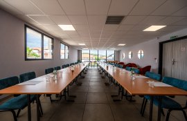 Aparthotel{Stadt} - {Name}